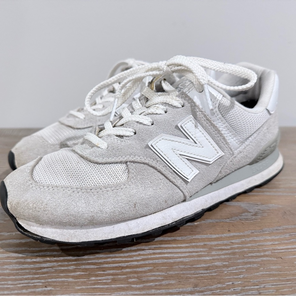 ‼️SOLD‼️  New Balance 574
Needs new insoles